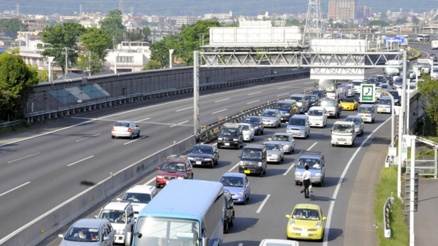 Illustration for article titled 5 Other Traffic Jams Caused By The Infamous Tiananmen Square Dunce